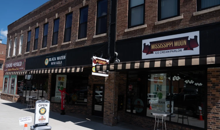 Mississippi Moon Ice Cream Parlor storefront